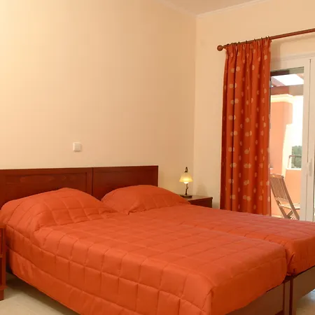 Lemonia Apartment *